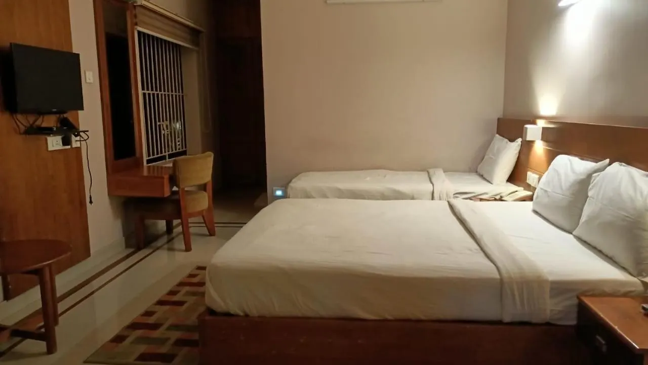 Devanganam Residency Гуруваюр 3*,  Индия