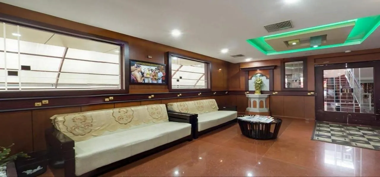 Devanganam Residency Гуруваюр Отель