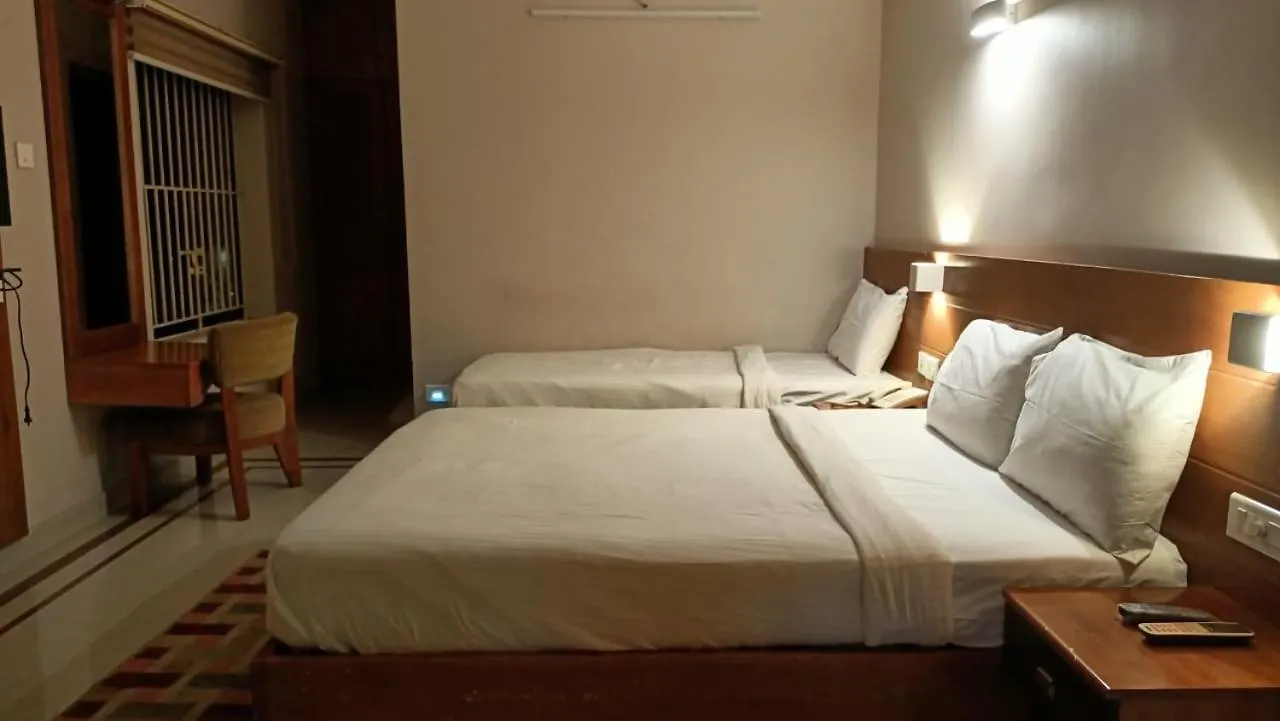 *** Отель Devanganam Residency Гуруваюр Индия